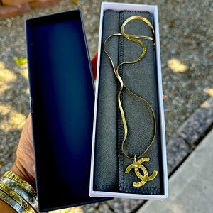 14k gold necklace and custom pendant 🩷